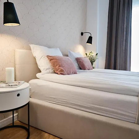 Pankrac 2 By Housine דירה